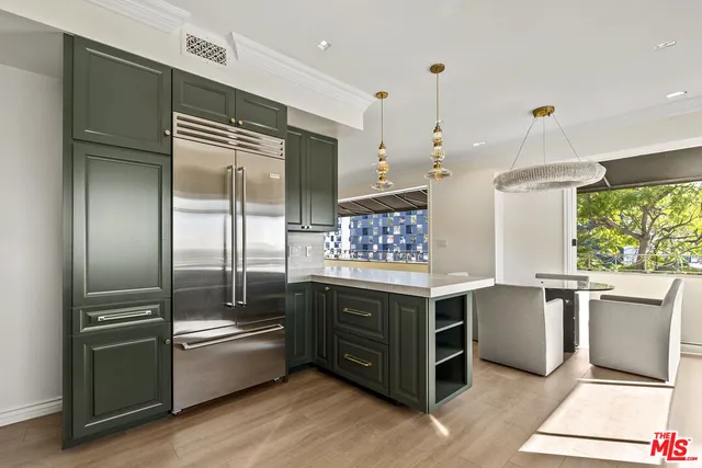 $8,000 | 1326 Londonderry View Drive, Unit 4, Los Angeles, CA 90069