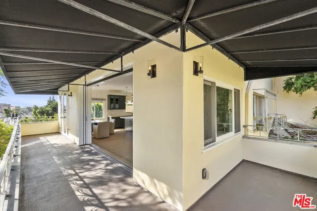 $8,000 | 1326 Londonderry View Drive, Unit 4, Los Angeles, CA 90069