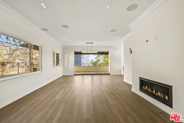 $8,000 | 1326 Londonderry View Drive, Unit 4, Los Angeles, CA 90069