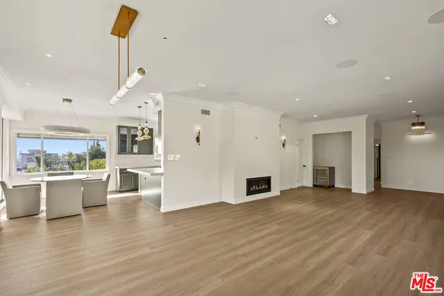 $8,000 | 1326 Londonderry View Drive, Unit 4, Los Angeles, CA 90069