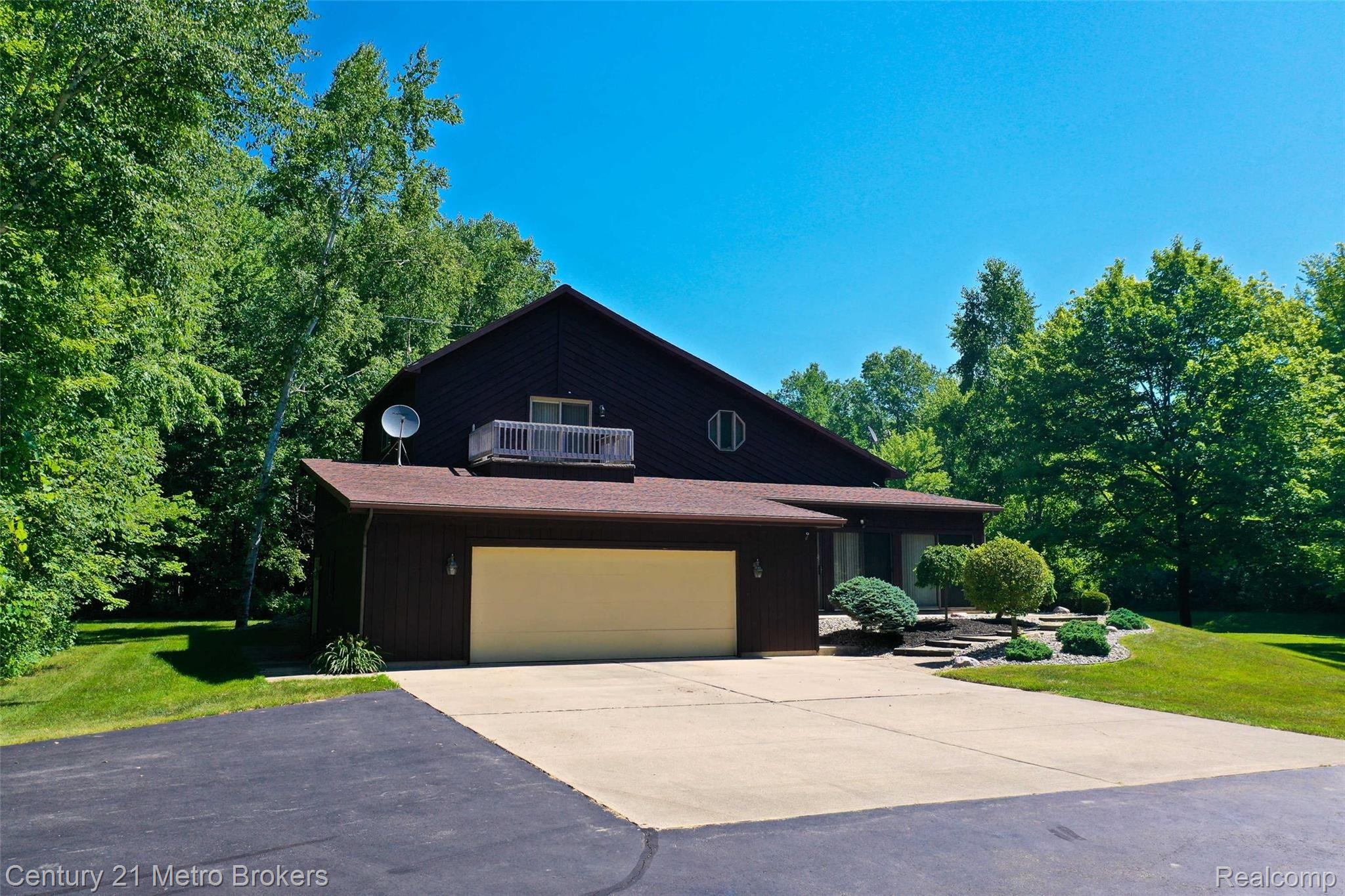 9341 Pettit Road Birch Run, MI 48415 - Photo 62 of 76 9341-Pettit-Rd-76 Outside.jpg