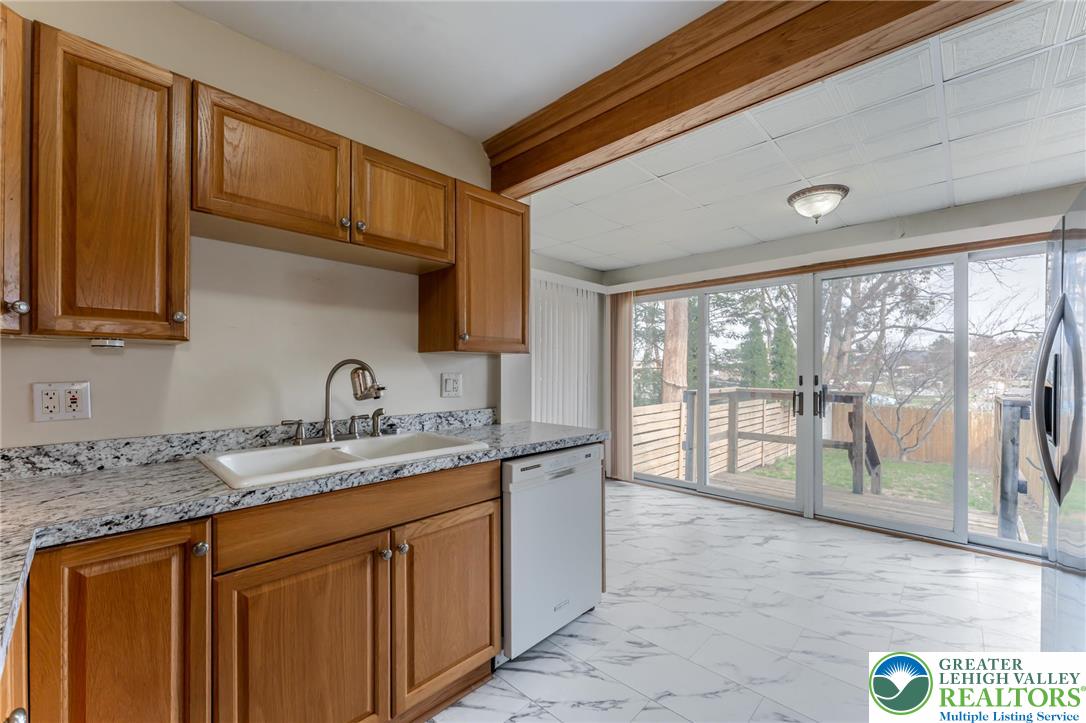 520 Maple Street Bethlehem, PA 18018 - Photo 16 of 53 Gallery Image 16