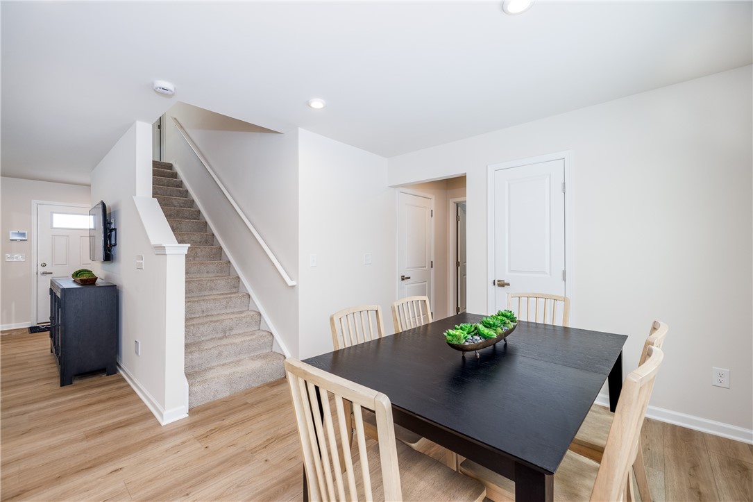 257 Nevins Road Henrietta, NY 14467 - Photo 16 of 39 Dining room