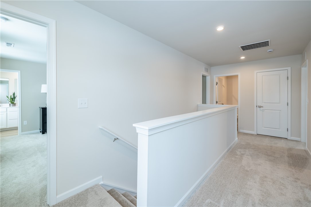 257 Nevins Road Henrietta, NY 14467 - Photo 22 of 39 2nd floor hallway