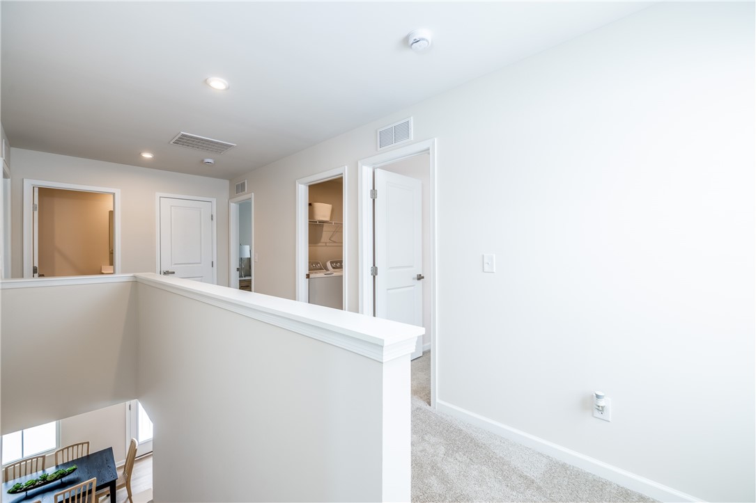 257 Nevins Road Henrietta, NY 14467 - Photo 23 of 39 2nd floor hallway