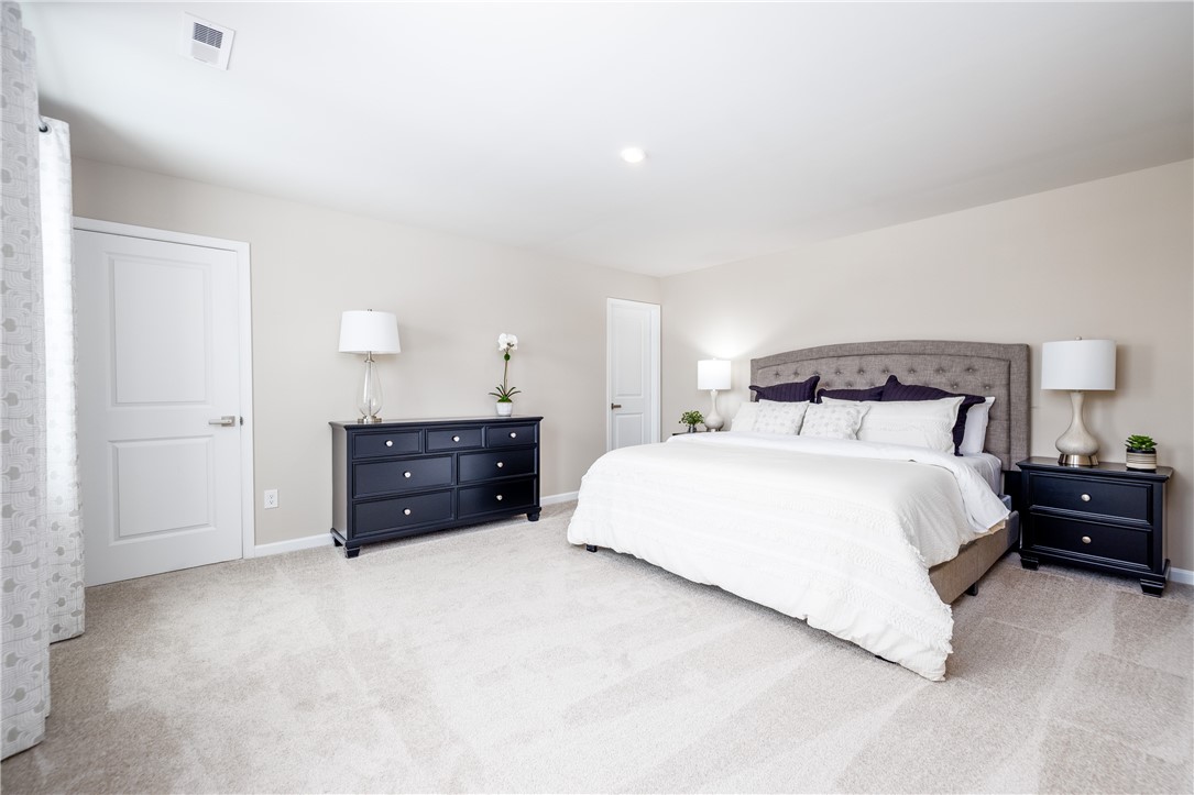 257 Nevins Road Henrietta, NY 14467 - Photo 25 of 39 Owners bedroom