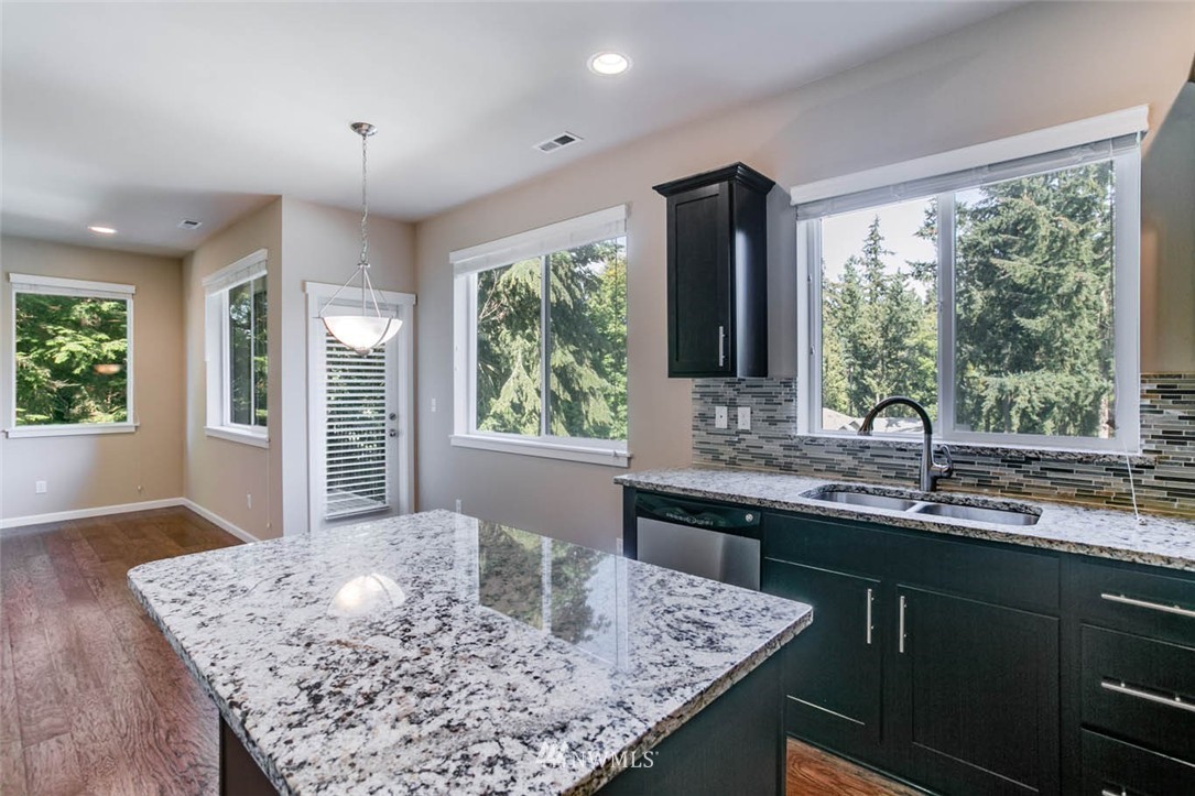 1517 Pierce Avenue Northeast Renton, WA 98056 - Photo 5 of 20 Gallery Image 5