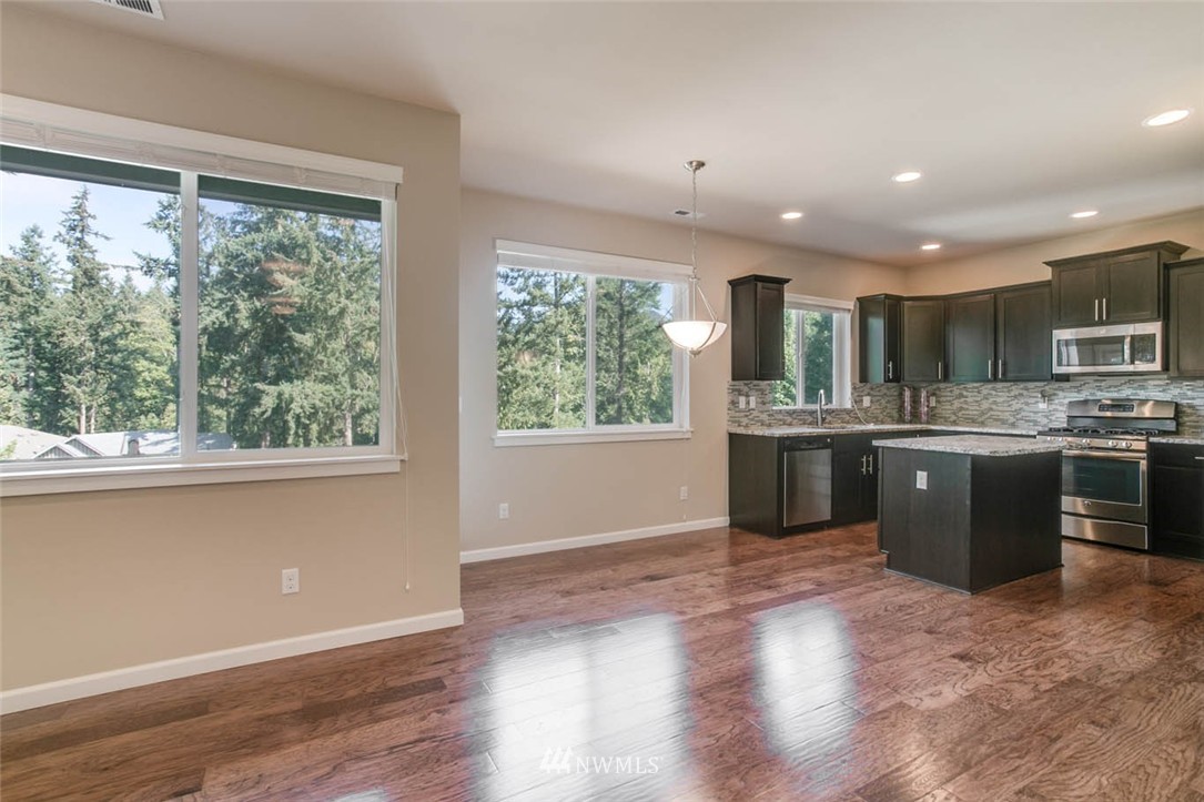 1517 Pierce Avenue Northeast Renton, WA 98056 - Photo 6 of 20 Gallery Image 6
