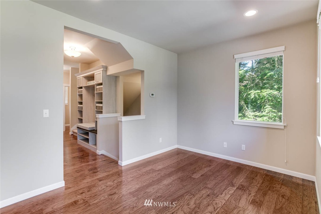 1517 Pierce Avenue Northeast Renton, WA 98056 - Photo 9 of 20 Gallery Image 9
