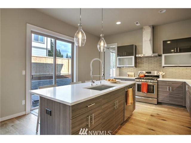 671 Pierce Place Northeast Renton, WA 98056 - Photo 4 of 20