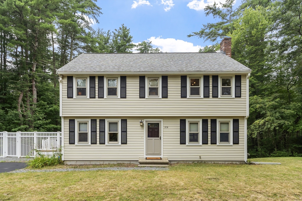 378 Pelham Road Dracut, MA 01826 - Photo 2 of 38