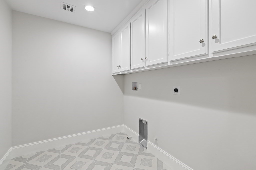 430 High Street Walpole, MA 02081 - Photo 26 of 42 a view of an empty room