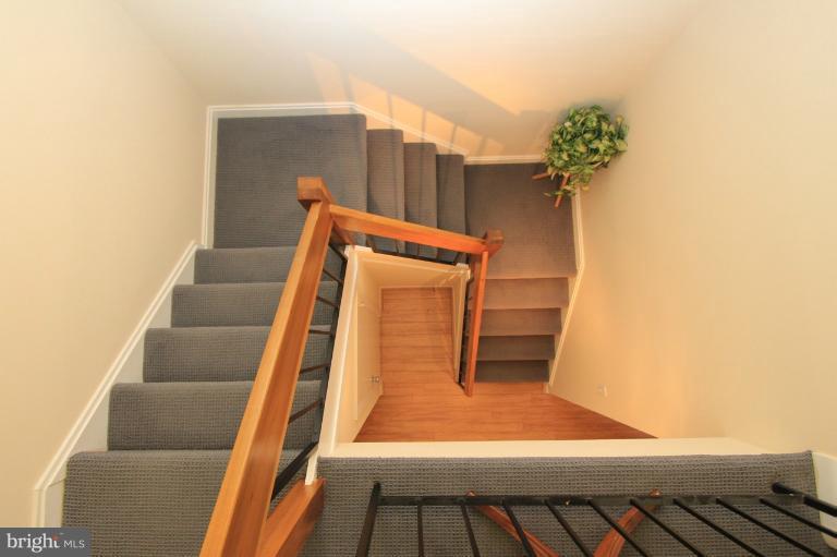 1894 Winterport Cluster Reston, VA 20191 - Photo 1 of 30 Stairway