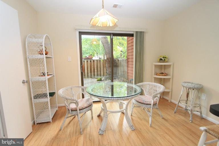 1894 Winterport Cluster Reston, VA 20191 - Photo 15 of 30 Family Room