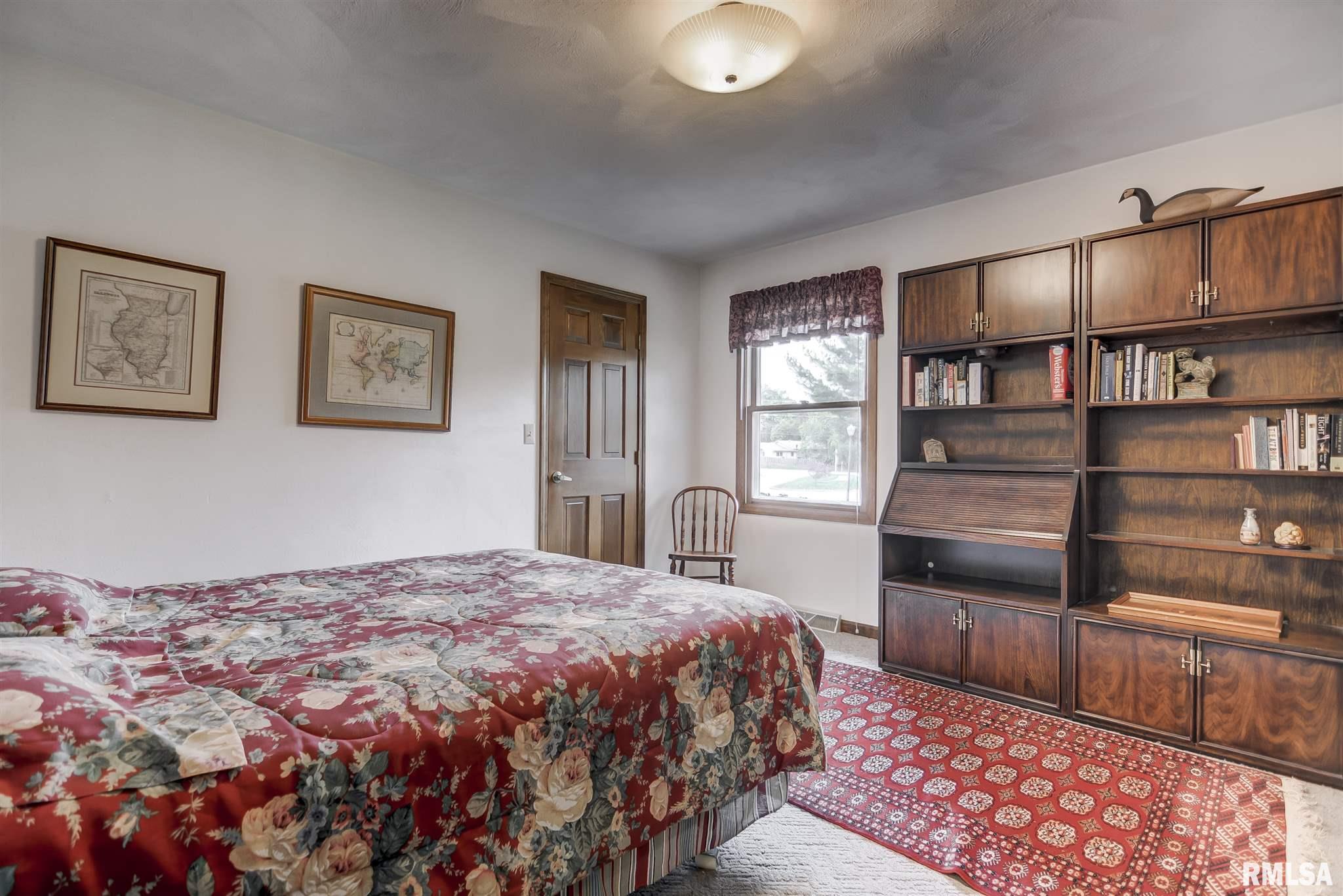 2012 Oak Creek Road Springfield, IL 62704 - Photo 23 of 36