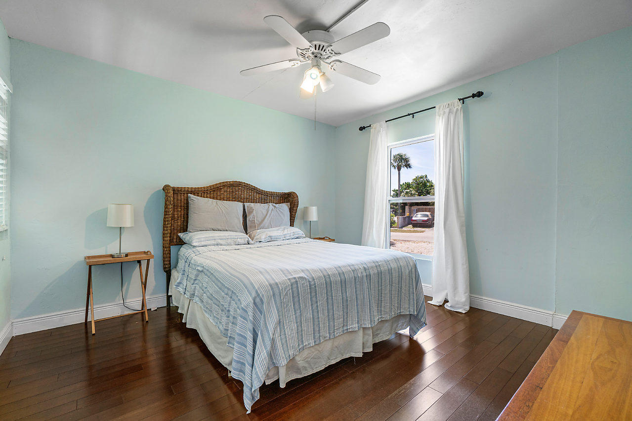 489 Kingsbridge Street Boca Raton, FL 33487 - Photo 14 of 25 015-489KingsbridgeSt-BocaRaton-FL-small