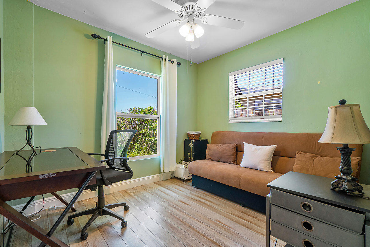 489 Kingsbridge Street Boca Raton, FL 33487 - Photo 16 of 25 017-489KingsbridgeSt-BocaRaton-FL-small