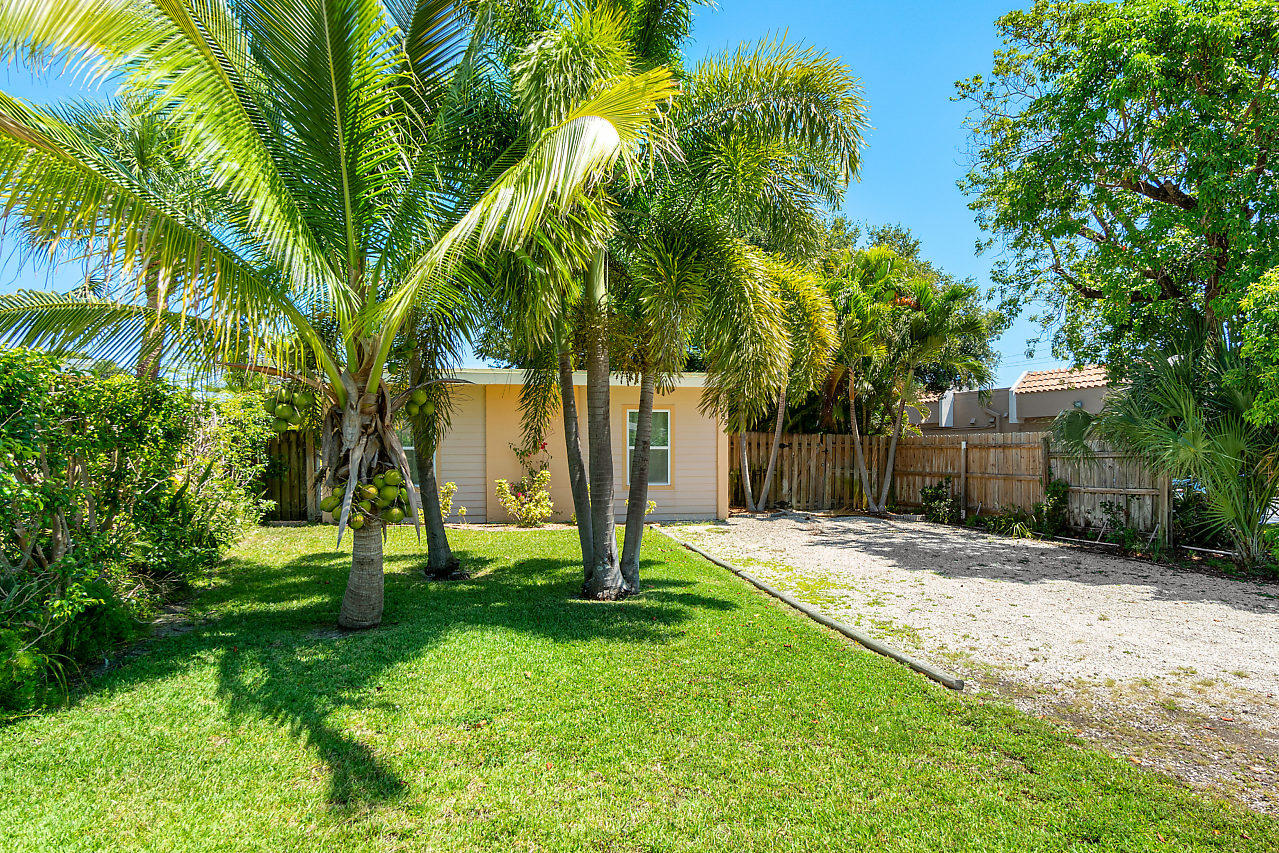 489 Kingsbridge Street Boca Raton, FL 33487 - Photo 3 of 25 003-489KingsbridgeSt-BocaRaton-FL-small