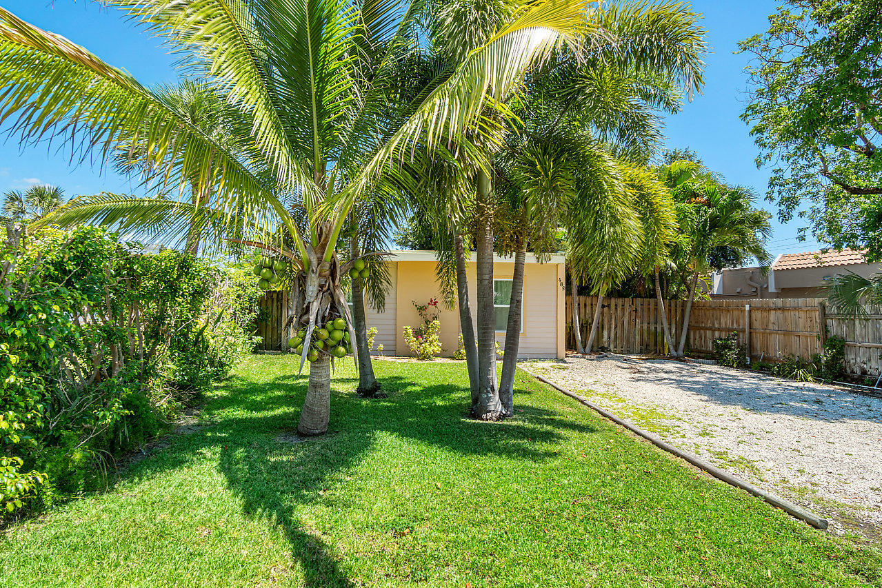 489 Kingsbridge Street Boca Raton, FL 33487 - Photo 4 of 25 004-489KingsbridgeSt-BocaRaton-FL-small