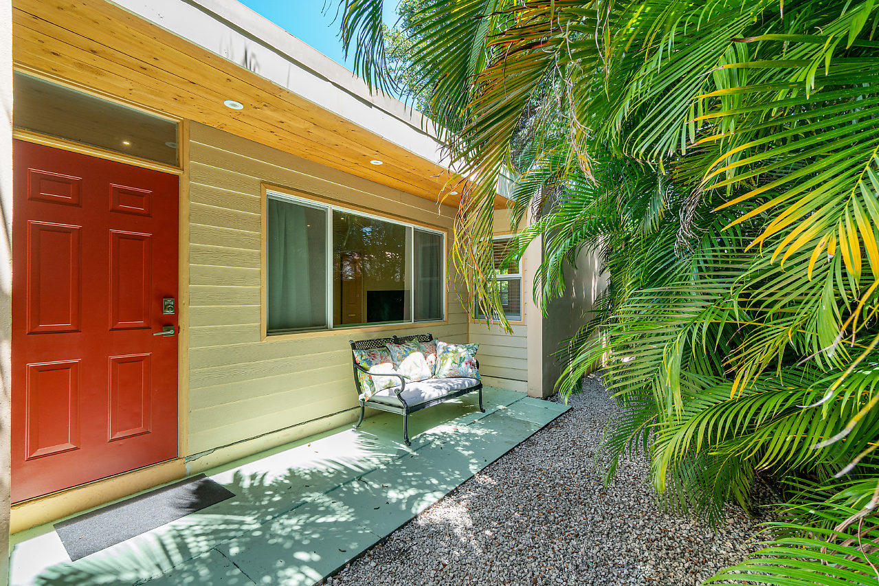 489 Kingsbridge Street Boca Raton, FL 33487 - Photo 5 of 25 005-489KingsbridgeSt-BocaRaton-FL-small