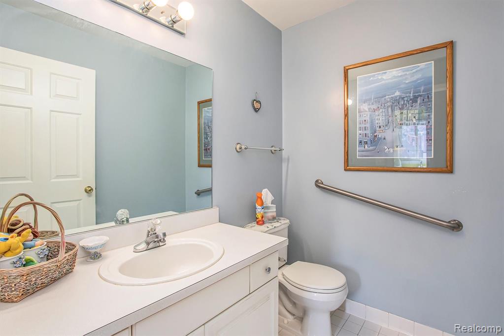 47946 Sugarbush Road New Baltimore, MI 48047 - Photo 20 of 34
