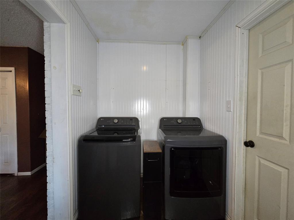 201 Robin Way Mount Vernon, TX 75457 - Photo 28 of 28 a kitchen with a stove and a refrigerator