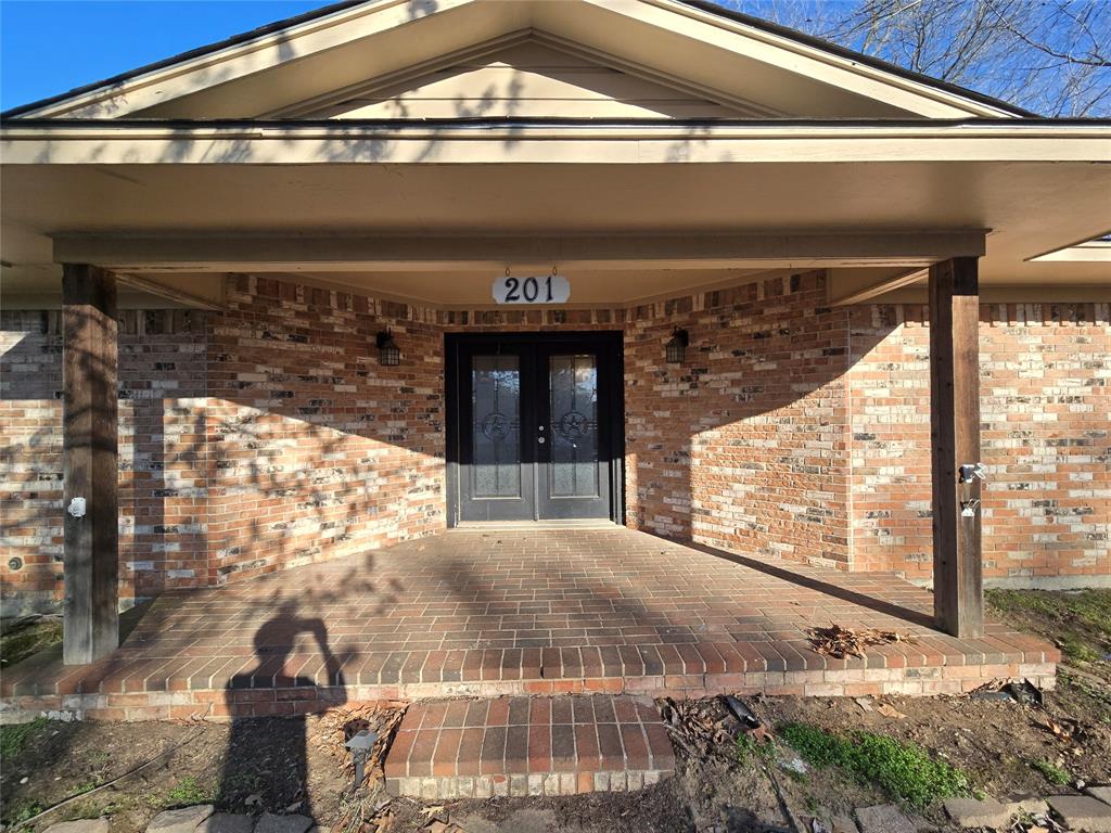 201 Robin Way Mount Vernon, TX 75457 - Photo 4 of 28 a front view of a house with outdoor space