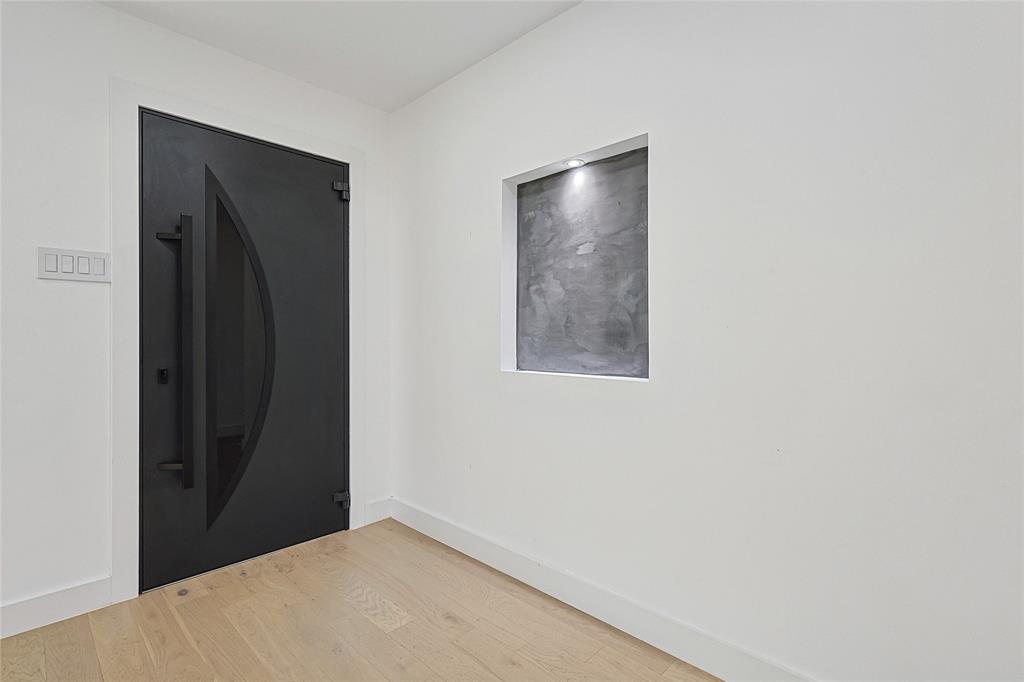 12417 Quincy Lane Dallas, TX 75230 - Photo 8 of 40 a view of an empty room