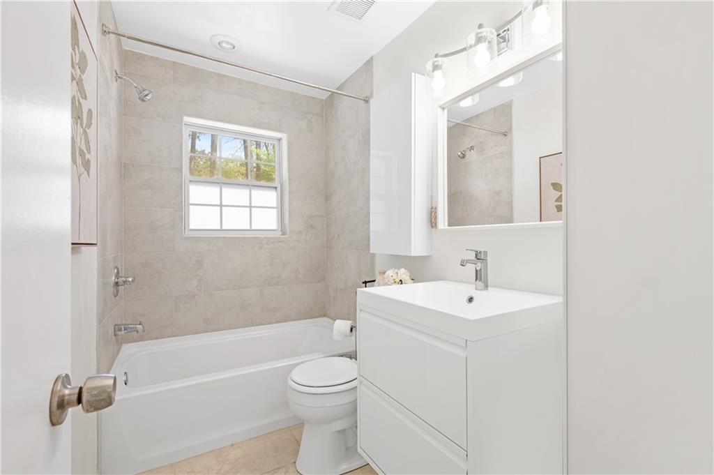 1019 Greenbriar Circle Decatur, GA 30033 - Photo 12 of 27