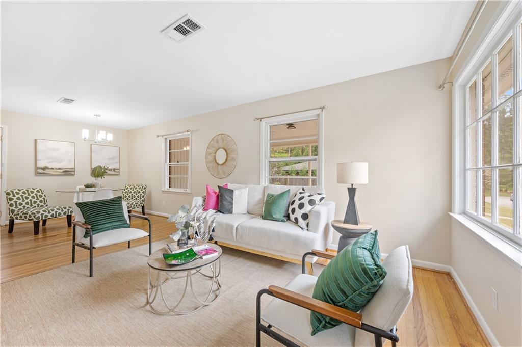 1019 Greenbriar Circle Decatur, GA 30033 - Photo 3 of 27