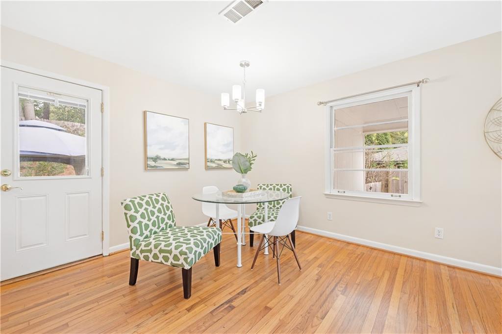 1019 Greenbriar Circle Decatur, GA 30033 - Photo 6 of 27