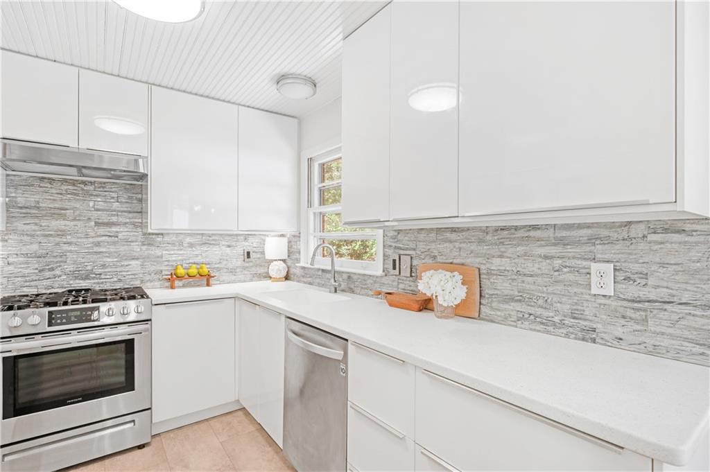 1019 Greenbriar Circle Decatur, GA 30033 - Photo 8 of 27