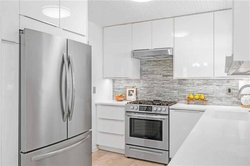 1019 Greenbriar Circle Decatur, GA 30033 - Photo 9 of 27