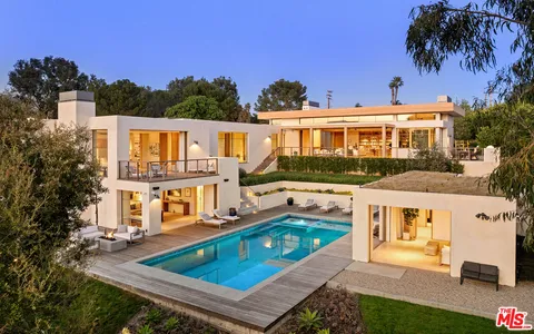 $21,500,000 | 6701 Portshead Road, Malibu, CA 90265