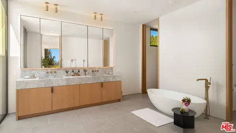 $21,500,000 | 6701 Portshead Road, Malibu, CA 90265