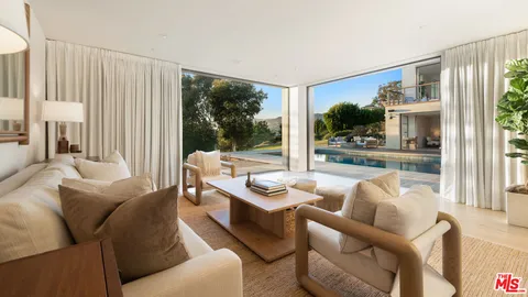 $21,500,000 | 6701 Portshead Road, Malibu, CA 90265