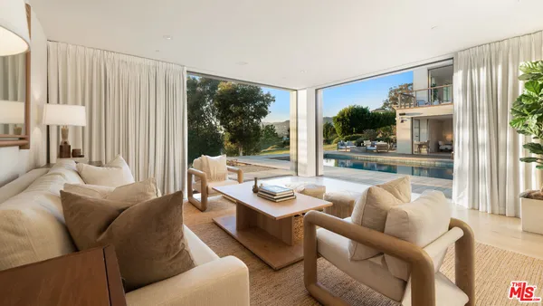 $21,500,000 | 6701 Portshead Road, Malibu, CA 90265