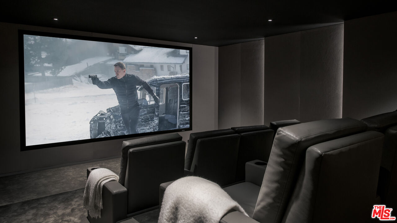 6701 Portshead Road Malibu, CA 90265 - Photo 16 of 25