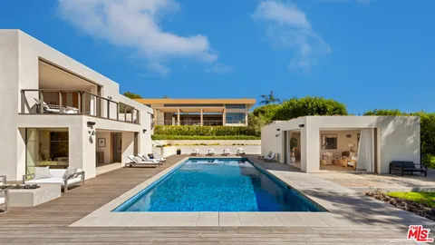 $21,500,000 | 6701 Portshead Road, Malibu, CA 90265