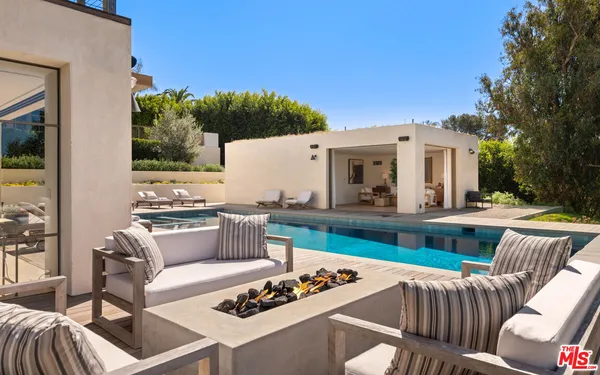 $21,500,000 | 6701 Portshead Road, Malibu, CA 90265