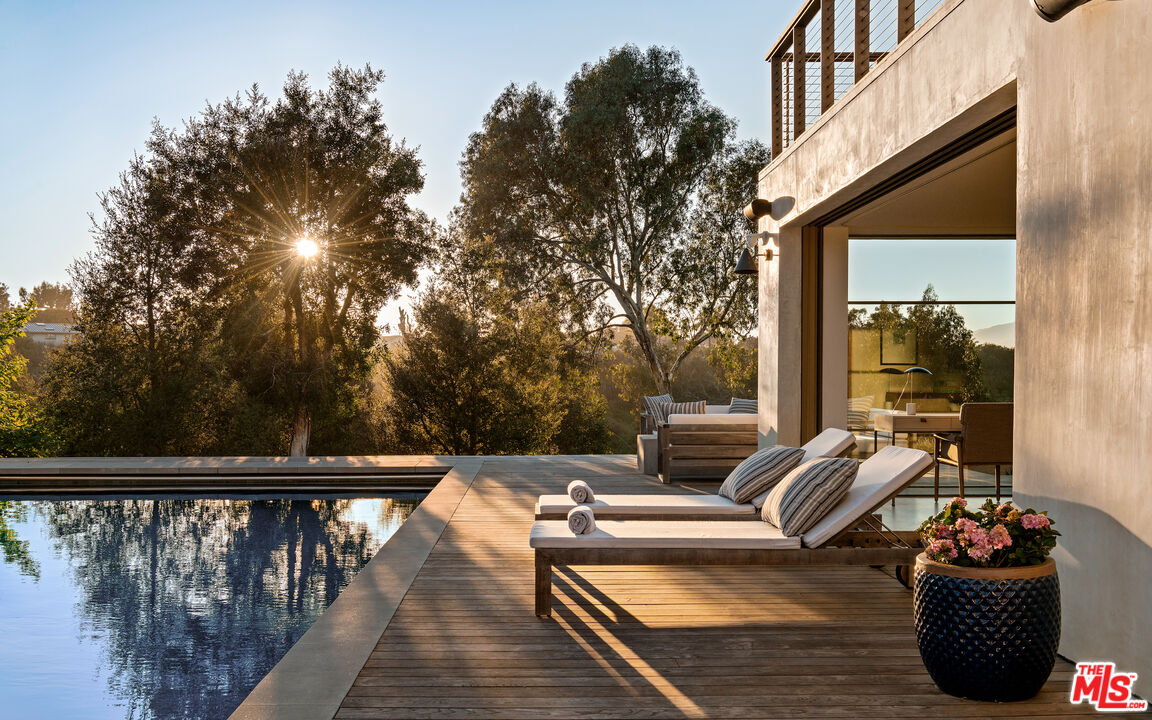 6701 Portshead Road Malibu, CA 90265 - Photo 22 of 25