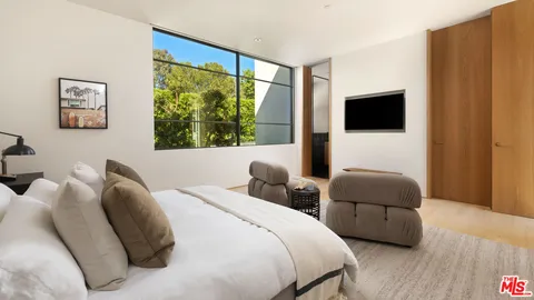 $21,500,000 | 6701 Portshead Road, Malibu, CA 90265
