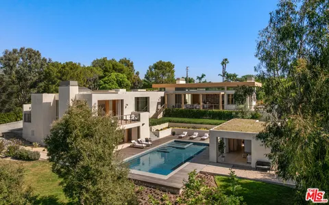 $21,500,000 | 6701 Portshead Road, Malibu, CA 90265