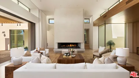 $21,500,000 | 6701 Portshead Road, Malibu, CA 90265
