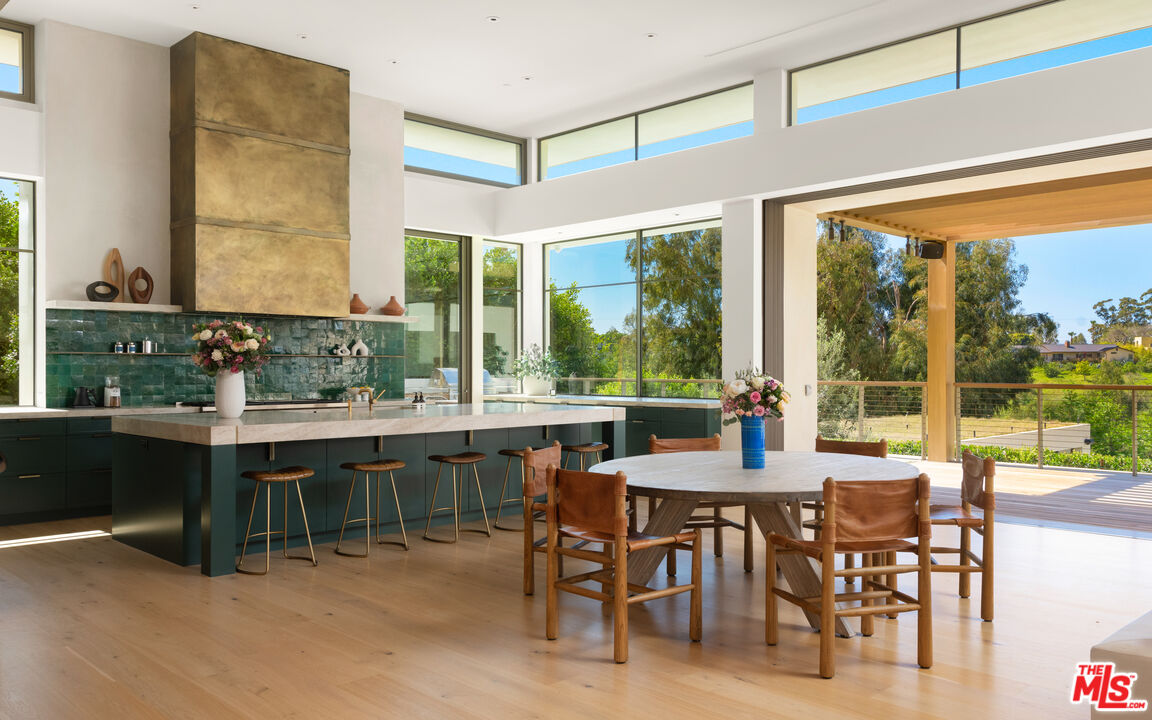 6701 Portshead Road Malibu, CA 90265 - Photo 8 of 25