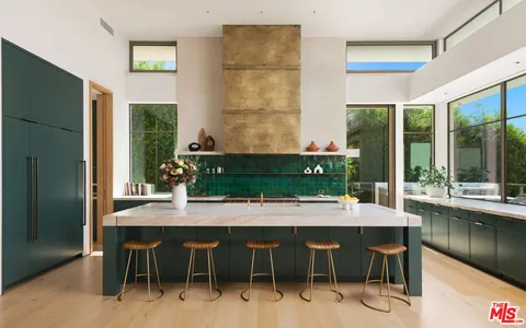 $21,500,000 | 6701 Portshead Road, Malibu, CA 90265