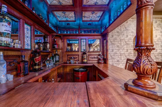 a view of a livingroom with furniture