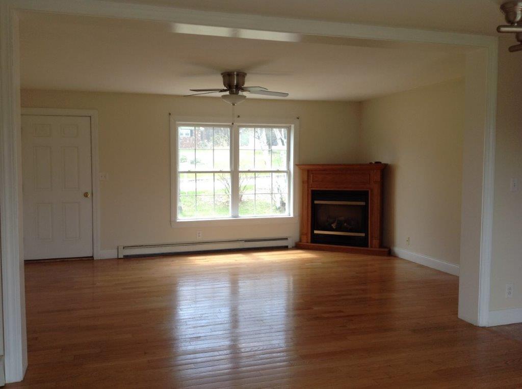 306 Center Road Fairfield, ME 04937 - Photo 9 of 20 Living Room