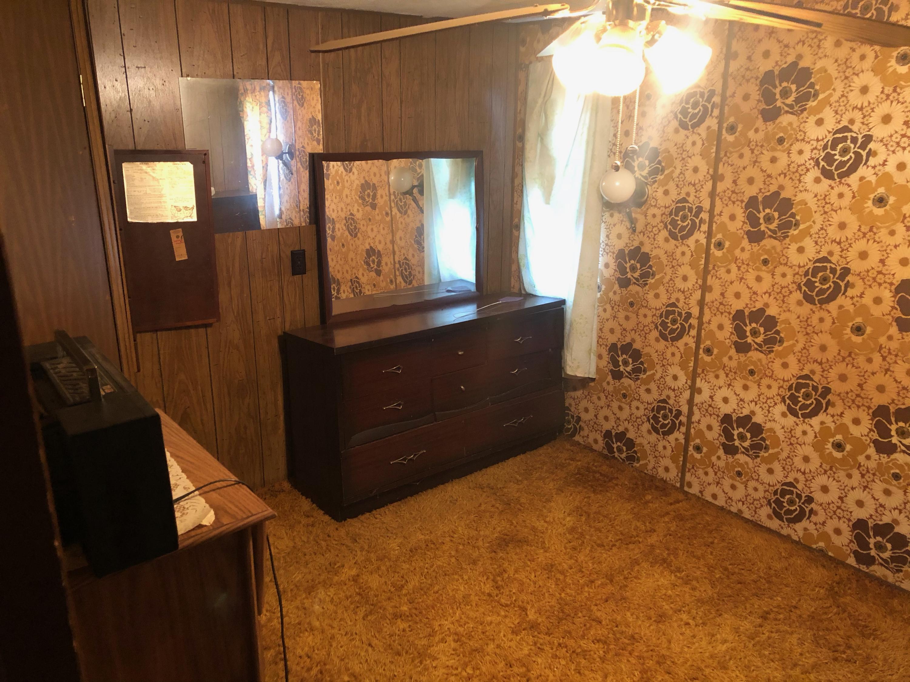 ECBC016B-96EE-40EA-94E6-D12BED93D0E0