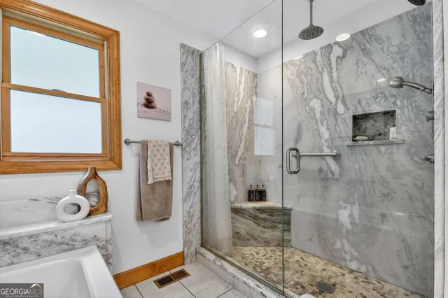 $564,900 | 380 Bear Trail, Murphy, NC 28906